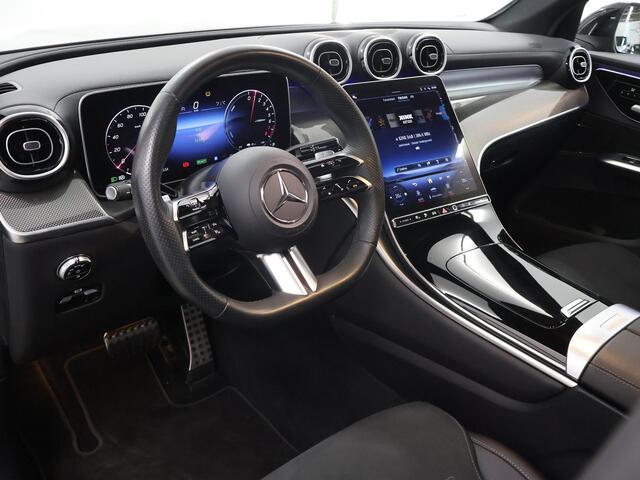 Mercedes-Benz GLC-KLASSE 300e 4MATIC AMG Line | Panoramadak | 360 graden camera | Sfeerverlichting | Trekhaak | Stoelverwarming |