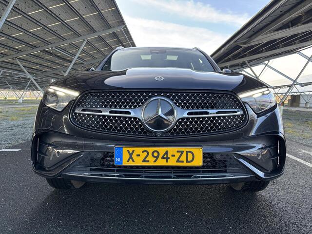 Mercedes-Benz GLC-KLASSE 400e 4MATIC AMG Line | Panoramadak | Trekhaak | 360 camera | Distronic | Digital light | Memory stoelen | Sfeerverlichting |
