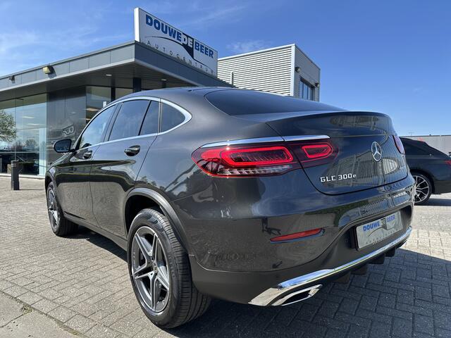 Mercedes-Benz GLC-KLASSE Coupé 300e 4MATIC AMG Camera | Leer | Stoelverw. | Spiegelpakket | DAB |