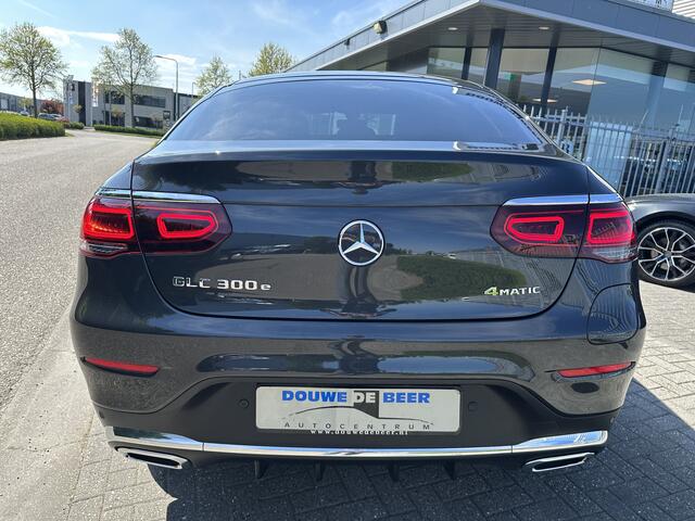 Mercedes-Benz GLC-KLASSE Coupé 300e 4MATIC AMG Camera | Leer | Stoelverw. | Spiegelpakket | DAB |