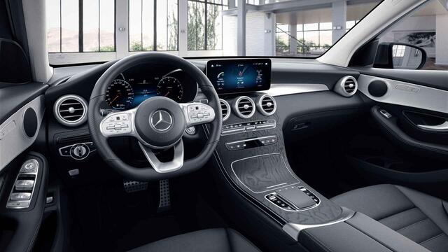 Mercedes-Benz GLC-KLASSE 300e 4MATIC Business Solution AMG | Night | Achteruitrijcamera | Stoelverwarming |