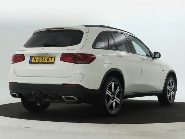 Mercedes-Benz GLC-KLASSE 300 e 4MATIC Premium Plus Panoramadak Inclusief 24 maanden MB Certified garantie voor Europa.