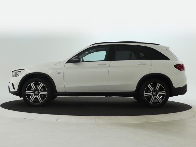 Mercedes-Benz GLC-KLASSE 300 e 4MATIC Premium Plus Panoramadak Inclusief 24 maanden MB Certified garantie voor Europa.