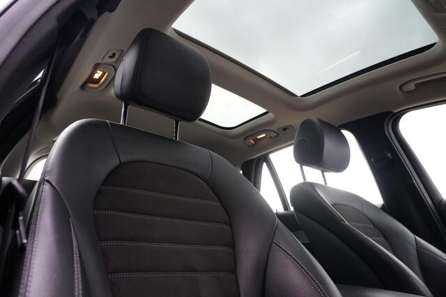 Mercedes-Benz GLC-KLASSE 300e 4MATIC Business Solution 320pk Panoramadak/Stoelverwarming/Trekhaak