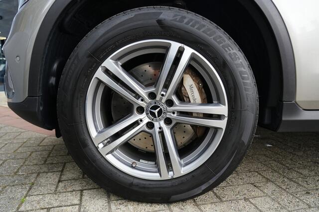 Mercedes-Benz GLC-KLASSE 300e 4MATIC Business Solution 320pk Panoramadak/Stoelverwarming/Trekhaak