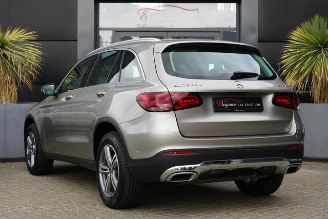 Mercedes-Benz GLC-KLASSE 300e 4MATIC Business Solution 320pk Panoramadak/Stoelverwarming/Trekhaak