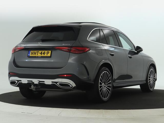 Mercedes-Benz GLC-KLASSE 300 e AMG 4-matic | Airmatic | Premium | Panorama Schuif-Kanteldak | Trekhaak af fabriek | Digital light | Burmester® 3D-Surround-Soundsystem | Distronic. Inclusief 24 maanden MB Certified garantie voor Europa.