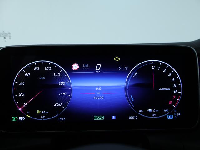 Mercedes-Benz GLC-KLASSE 300 e AMG 4-matic | Airmatic | Premium | Panorama Schuif-Kanteldak | Trekhaak af fabriek | Digital light | Burmester® 3D-Surround-Soundsystem | Distronic. Inclusief 24 maanden MB Certified garantie voor Europa.