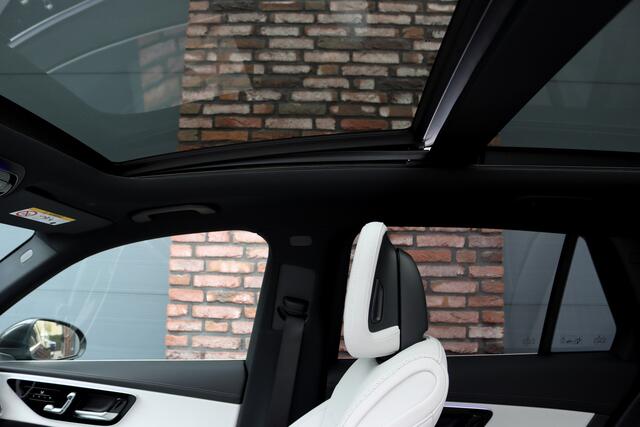 Mercedes-Benz GLC-KLASSE 300e 4MATIC AMG Line Aut9 | Achterasbesturing | Luchtvering | Panoramadak | HUD | Memory | Digital Light | Surround Camera | Keyless Go |