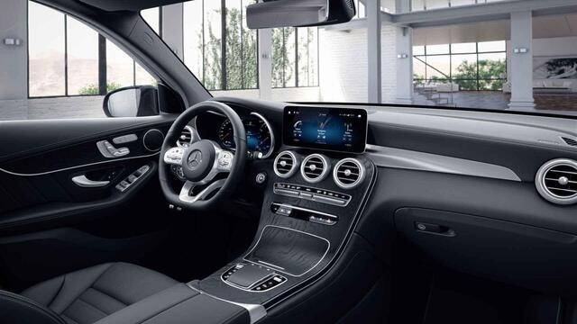 Mercedes-Benz GLC-KLASSE 300e 4MATIC Premium Plus | AMG | Night | Trekhaak | Treeplanken | Memory | Stoelverwarmibng | 360 graden camera |