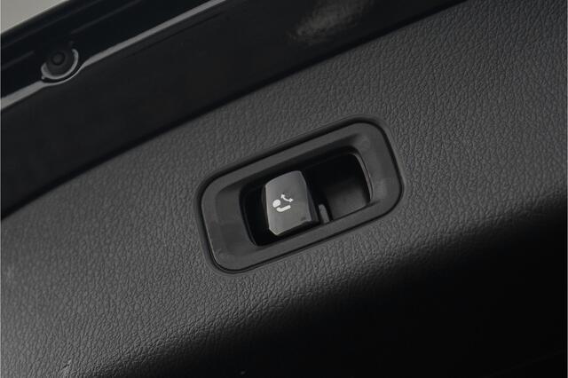 Mercedes-Benz GLC-KLASSE 200 4MATIC AMG Line Night Distronic Camera Trekhaak