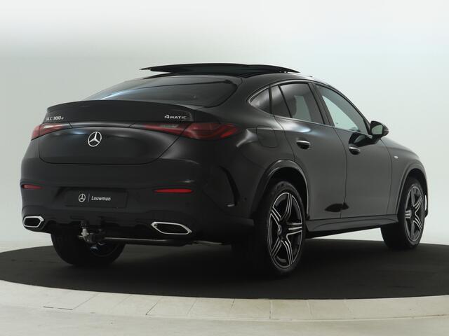Mercedes-Benz GLC-KLASSE 300e 4MATIC Sport Edition | Trekhaak | Nightpakket | Parkeerpakket met 360°-camera | Premium pakket | EASY PACK achterklep | URBAN GUARD voertuigbescherming plus | Dodehoekassistent | Memorypakket |