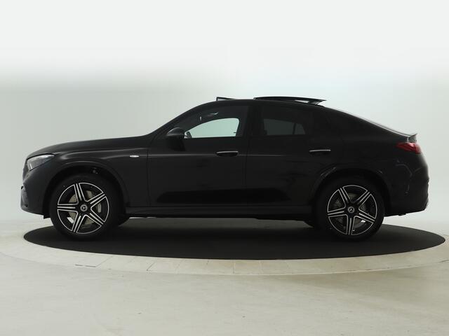 Mercedes-Benz GLC-KLASSE 300e 4MATIC Sport Edition | Trekhaak | Nightpakket | Parkeerpakket met 360°-camera | Premium pakket | EASY PACK achterklep | URBAN GUARD voertuigbescherming plus | Dodehoekassistent | Memorypakket |
