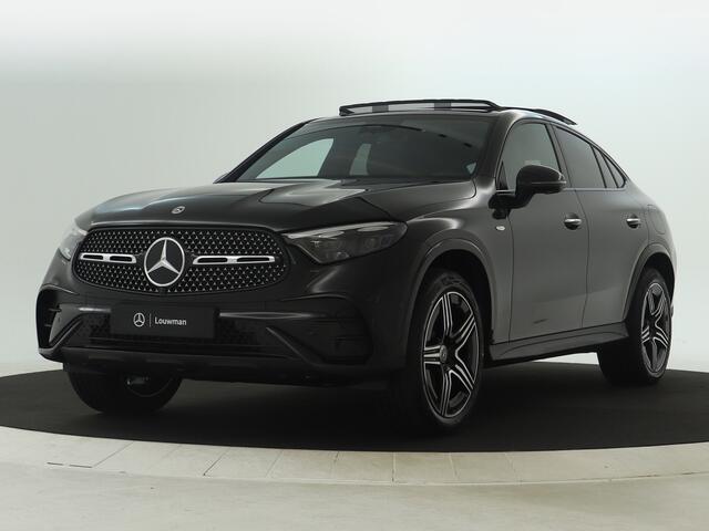 Mercedes-Benz GLC-KLASSE 300e 4MATIC Sport Edition | Trekhaak | Nightpakket | Parkeerpakket met 360°-camera | Premium pakket | EASY PACK achterklep | URBAN GUARD voertuigbescherming plus | Dodehoekassistent | Memorypakket |