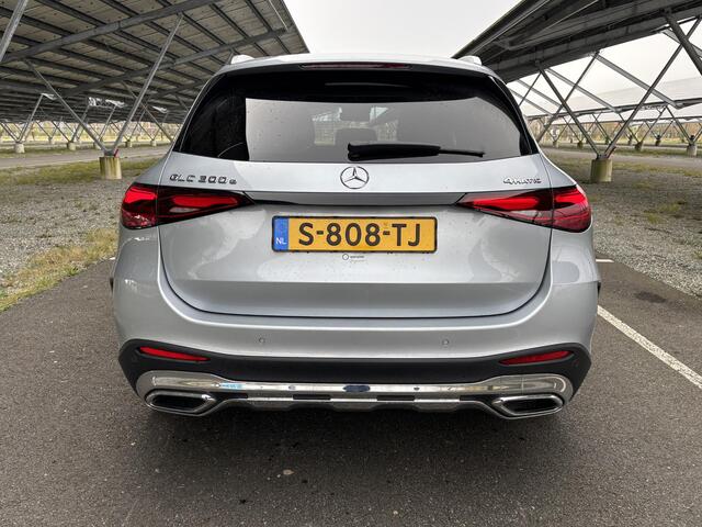 Mercedes-Benz GLC-KLASSE 300e 4MATIC AMG Line | Panoramadak | Head-up display| Lederen bekleding | Memory stoelen | Sfeerverlichting | Digital light |