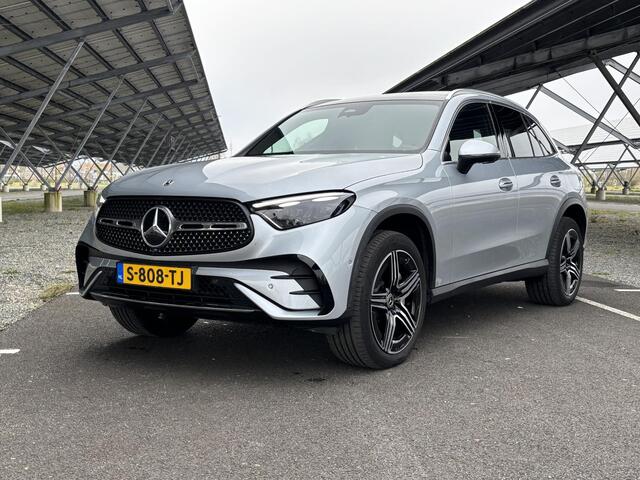 Mercedes-Benz GLC-KLASSE 300e 4MATIC AMG Line | Panoramadak | Head-up display| Lederen bekleding | Memory stoelen | Sfeerverlichting | Digital light |
