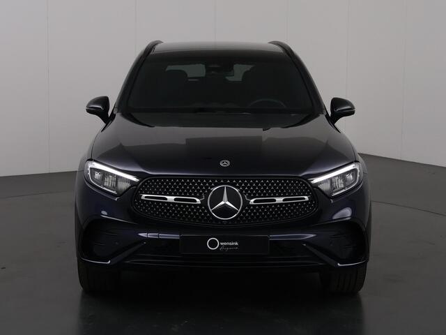 Mercedes-Benz GLC-KLASSE 300e 4MATIC AMG Line | Panoramadak | Trekhaak | Treeplanken | 20-Inch | Multibeam LED |
