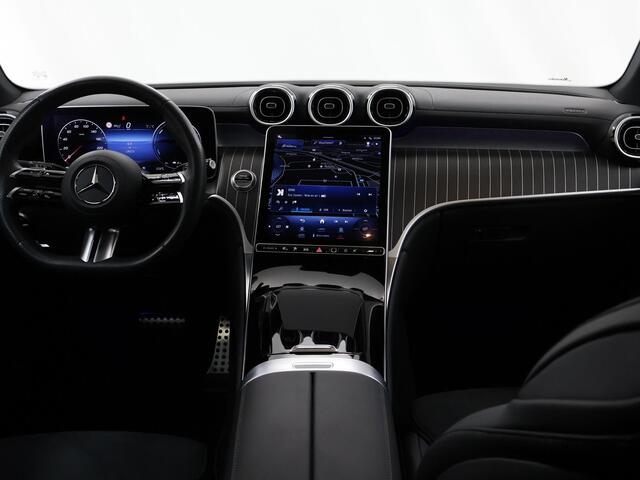 Mercedes-Benz GLC-KLASSE 300e 4MATIC AMG Line | Panoramadak | Trekhaak | Treeplanken | 20-Inch | Multibeam LED |