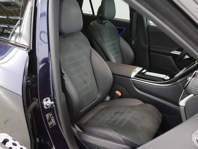 Mercedes-Benz GLC-KLASSE 300e 4MATIC AMG Line | Panoramadak | Trekhaak | Treeplanken | 20-Inch | Multibeam LED |