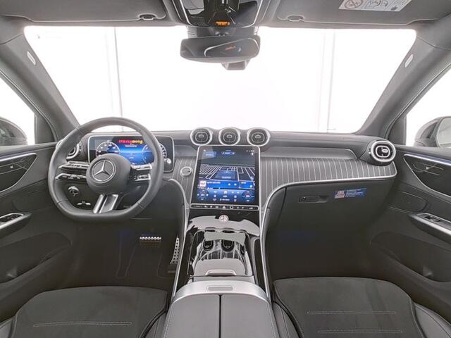 Mercedes-Benz GLC-KLASSE Coupé 300 e 4MATIC AMG Plug-In Hybride AMG Line | Night Pakket | Panorama Schuif-Kanteldak | Distronic | 360° camera | Stuur en Stoelverwarming. Inclusief 24 maanden MB Certified garantie voor Europa.