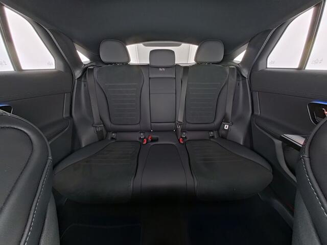 Mercedes-Benz GLC-KLASSE Coupé 300 e 4MATIC AMG Plug-In Hybride AMG Line | Night Pakket | Panorama Schuif-Kanteldak | Distronic | 360° camera | Stuur en Stoelverwarming. Inclusief 24 maanden MB Certified garantie voor Europa.