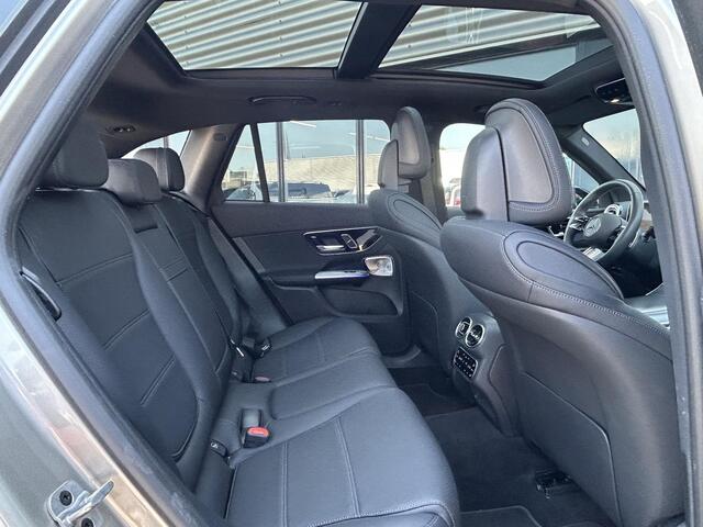 Mercedes-Benz GLC-KLASSE 300e 4MATIC AMG | Panoramadak | Trekhaak