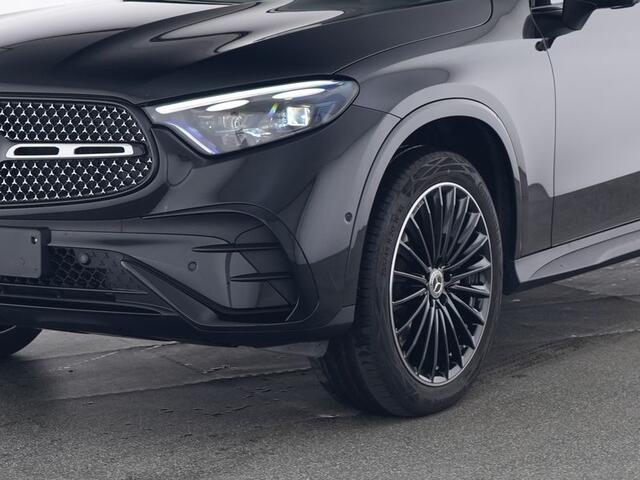 Mercedes-Benz GLC-KLASSE 400 e 4MATIC AMG Plug-In Hybride AMG Line Premium | Night Pakket | Panorama Schuif-Kanteldak | 20 Inch AMG Velgen | Trekhaak | Distronic. Inclusief 24 maanden MB Certified garantie voor Europa.