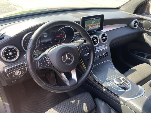 Mercedes-Benz GLC-KLASSE 220d aut. 4MATIC Edition 1 met o.a. wegklapbare trekhaak, navigatie, LED Intelligent, elektr. kofferklep, etc.