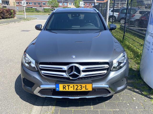 Mercedes-Benz GLC-KLASSE 220d aut. 4MATIC Edition 1 met o.a. wegklapbare trekhaak, navigatie, LED Intelligent, elektr. kofferklep, etc.