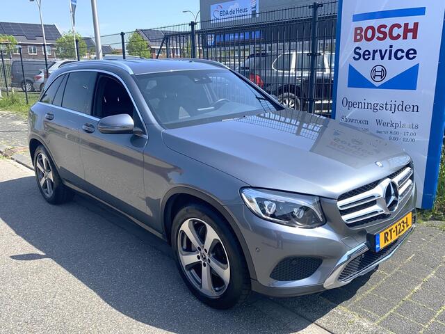 Mercedes-Benz GLC-KLASSE 220d aut. 4MATIC Edition 1 met o.a. wegklapbare trekhaak, navigatie, LED Intelligent, elektr. kofferklep, etc.