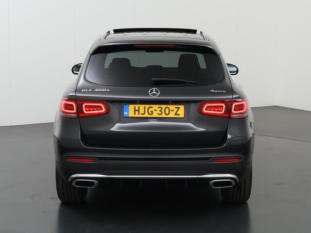 Mercedes-Benz GLC-KLASSE 300e 4MATIC Business Solution AMG | AMG | Panoramadak | Bruin interieur |