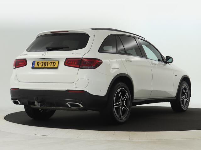 Mercedes-Benz GLC-KLASSE 300 e 4MATIC Premium Plus | Trekhaak | Panoramadak | Sfeerverlichting | Memory Pakket | Inclusief 24 maanden MB Certified garantie voor Europa.