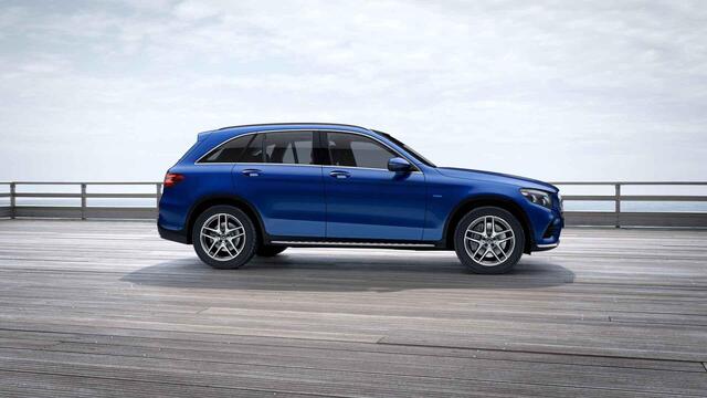 Mercedes-Benz GLC-KLASSE 350e 4MATIC Prestige | AMG | Luchtvering | Panoramadak | Treeplanken | Keyless |