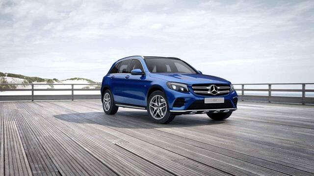 Mercedes-Benz GLC-KLASSE 350e 4MATIC Prestige | AMG | Luchtvering | Panoramadak | Treeplanken | Keyless |