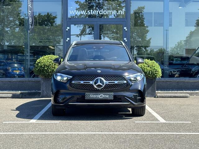 Mercedes-Benz GLC-KLASSE 300e 4MATIC AMG Line l Airmatic l Panoramadak l Massage l Distronic Plus l Head-Up l 360 gr Camera l Meesturende Achteras l Augmented Reality l Apple Carplay/ Android auto l Burmester l Keyless Go l Memory pakket l Airconditioning l LEDER l Elektr. bedien