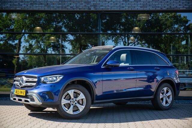 Mercedes-Benz GLC-KLASSE 300e 4MATIC Premium Plus , Pano dak, Trekhaak, 360°camera,