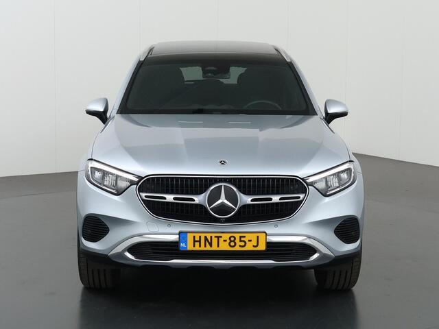Mercedes-Benz GLC-KLASSE 300e 4MATIC Luxury Line | Panoramadak | Trekhaak | 360 camera | Winter pakket |