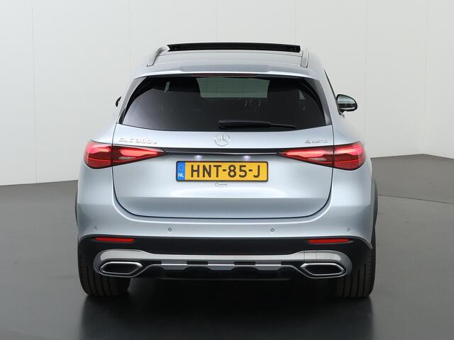 Mercedes-Benz GLC-KLASSE 300e 4MATIC Luxury Line | Panoramadak | Trekhaak | 360 camera | Winter pakket |
