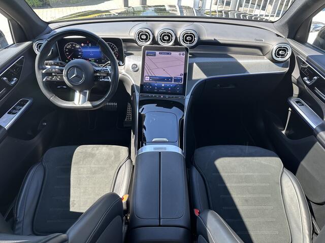 Mercedes-Benz GLC-KLASSE 300e 4MATIC AMG Line Pano-Dak | Trekhaak | Distronic | Memory | 360-Camera | Keyless