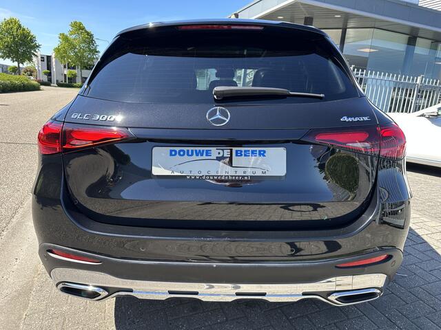 Mercedes-Benz GLC-KLASSE 300e 4MATIC AMG Line Pano-Dak | Trekhaak | Distronic | Memory | 360-Camera | Keyless
