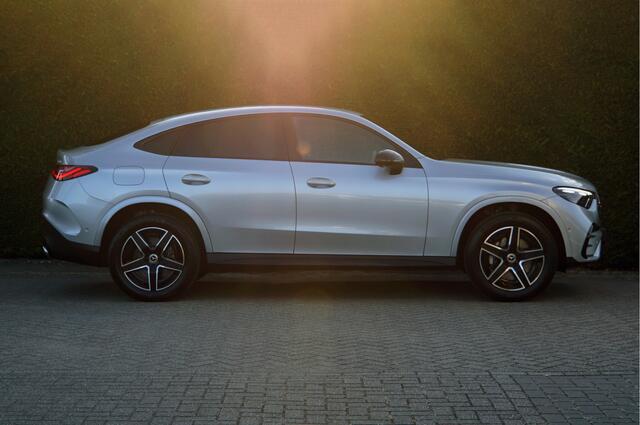 Mercedes-Benz GLC-KLASSE Coupé GLC 300 e 4MATIC AMG Line | Memory Digital Trekhaak Keyless