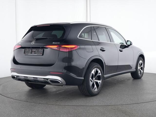 Mercedes-Benz GLC-KLASSE 300 e 4MATIC Plug-In Hybride | Panorama Schuif-Kanteldak | Trekhaak | Memory | Voorstoelen | Stoel en Stuur Verwarming | Inclusief 24 maanden MB Certified garantie voor Europa.
