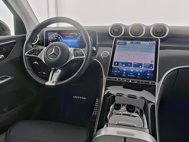 Mercedes-Benz GLC-KLASSE 300 e 4MATIC Plug-In Hybride | Panorama Schuif-Kanteldak | Trekhaak | Memory | Voorstoelen | Stoel en Stuur Verwarming | Inclusief 24 maanden MB Certified garantie voor Europa.