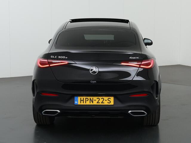 Mercedes-Benz GLC-KLASSE Coupé 300e 4MATIC AMG Line | Panoramadak | Trekhaak | 360 camera |