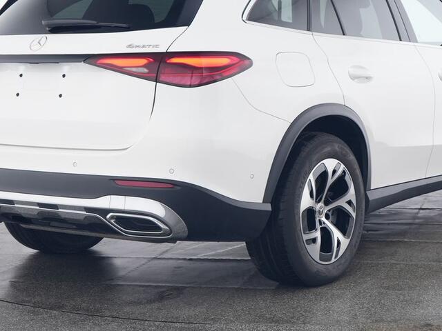 Mercedes-Benz GLC-KLASSE 300 e 4MATIC Plug-In Hybride Trekhaak | Panorama Schuif-Kanteldak | Memory Voorstoelen. Inclusief 24 maanden MB Certified garantie voor Europa.