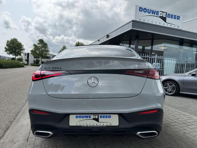 Mercedes-Benz GLC-KLASSE Coupé 300e 4MATIC AMG 340pk sport Edition / alpin grau pano/dak, Premium +, trekhaak, Laser Light, exclusief leder, etc etc