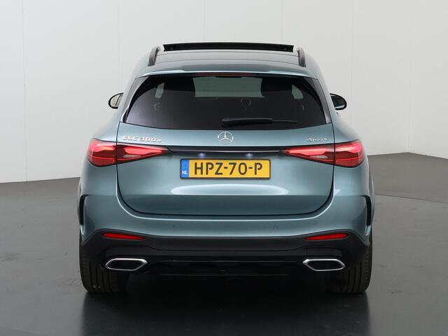 Mercedes-Benz GLC-KLASSE 300e 4MATIC AMG Line | AMG | Panoramadak | Trekhaak | Digital light | Distronic |
