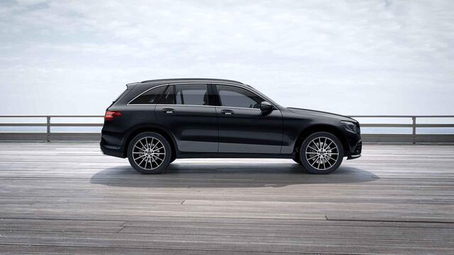Mercedes-Benz GLC-KLASSE 250 4MATIC Premium Plus | AMG | Panoramadak | Trekhaak | Burmester | 360 graden camera |