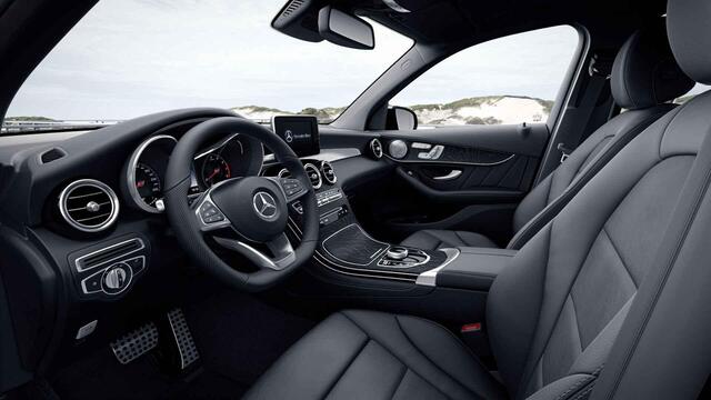 Mercedes-Benz GLC-KLASSE 250 4MATIC Premium Plus | AMG | Panoramadak | Trekhaak | Burmester | 360 graden camera |