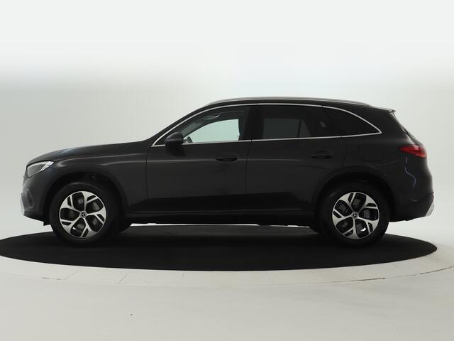 Mercedes-Benz GLC-KLASSE 300 e 4MATIC Plug-In Hybride | Trekhaak | Achteruitrijcamera | Sfeerverlichting | DAB | Inclusief 24 maanden MB Certified garantie voor Europa.